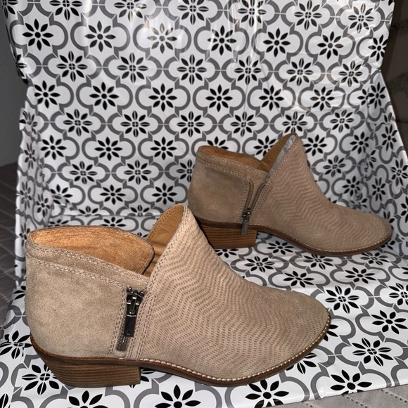 Lucky brand leather suede tan Ankle Boots size 8.5 m. - Picture 1 of 9